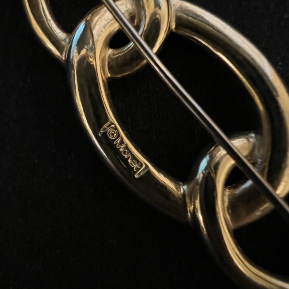 Monet Vintage Gold Tone Interlocking Circle Brooch Pin - Picture 3 of 4